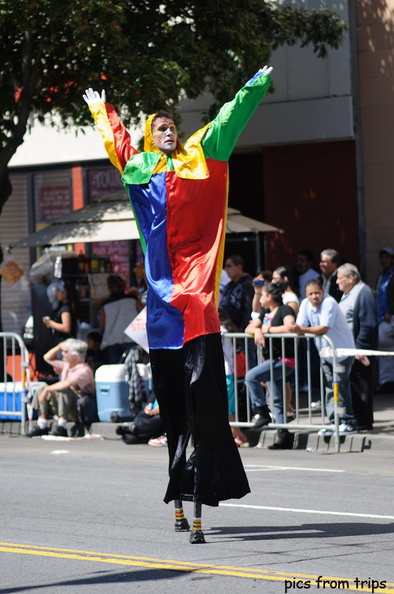 joker on stilts2010d14c069.jpg